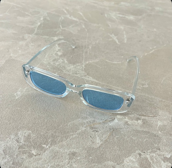 משקפי אמה שקופות